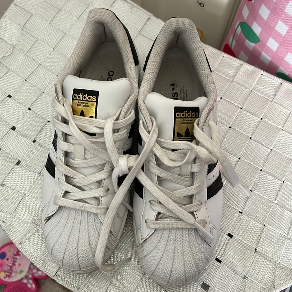 Adidas Sneakers